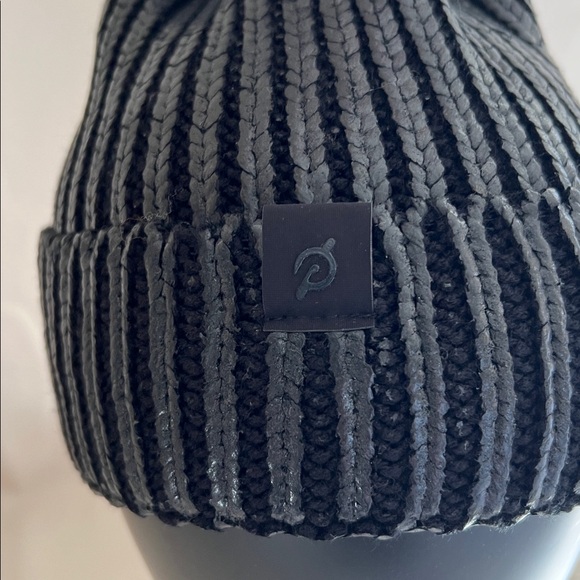 NWOT Peloton winter beanie O/S - Picture 2 of 5